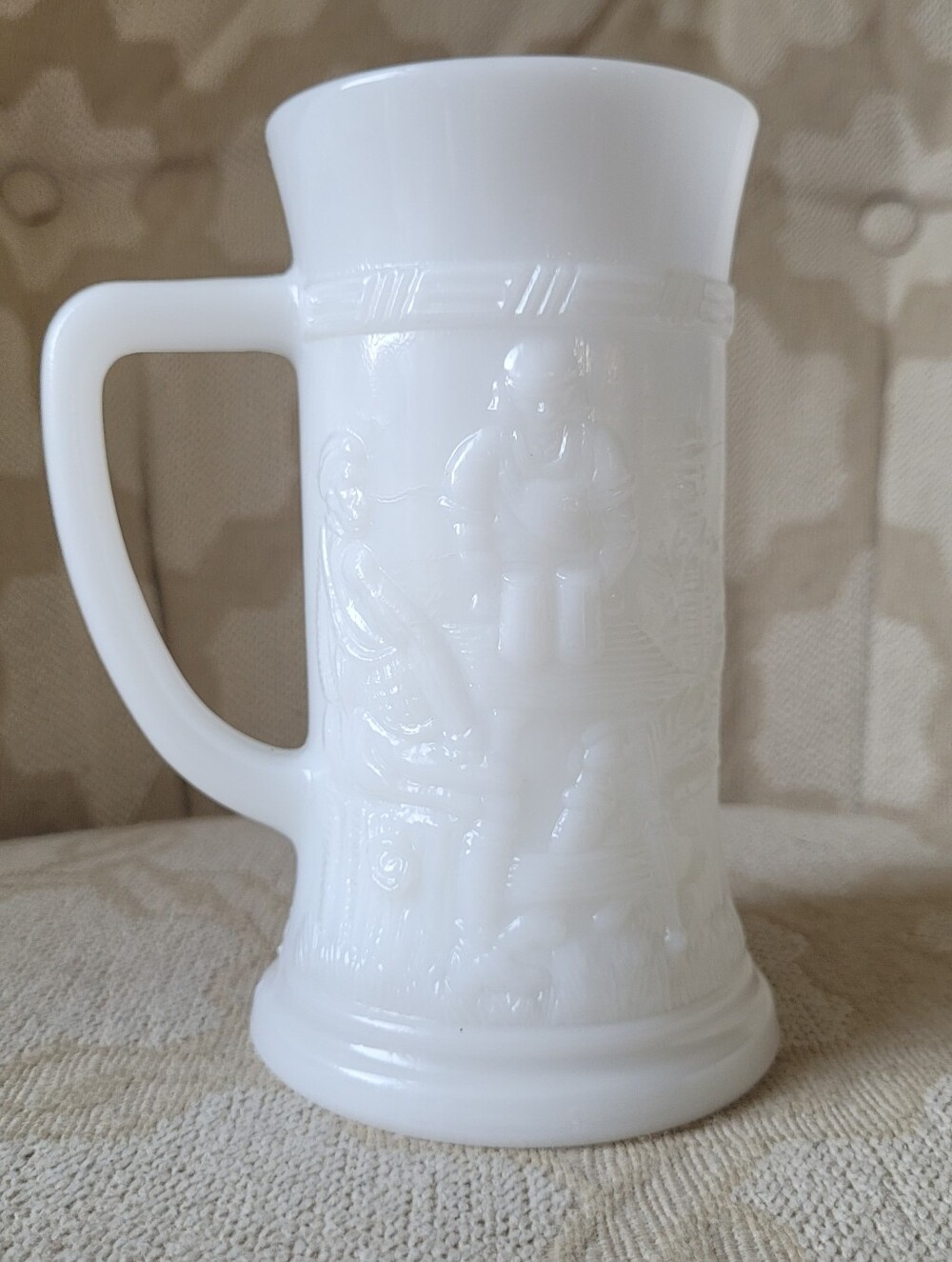 MILK GLASS BAR SCENE BEER MUG TANKARD STEIN 6"